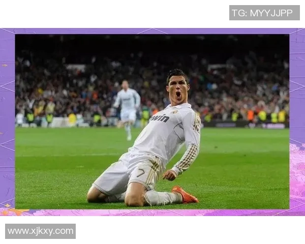 足球史上右脚最强球星盘点力量技术射门传球全面解析